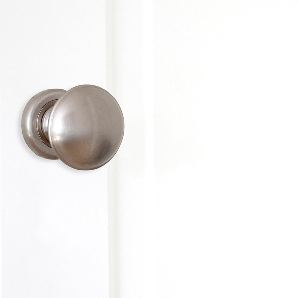 Flat round doorknob matt nickel