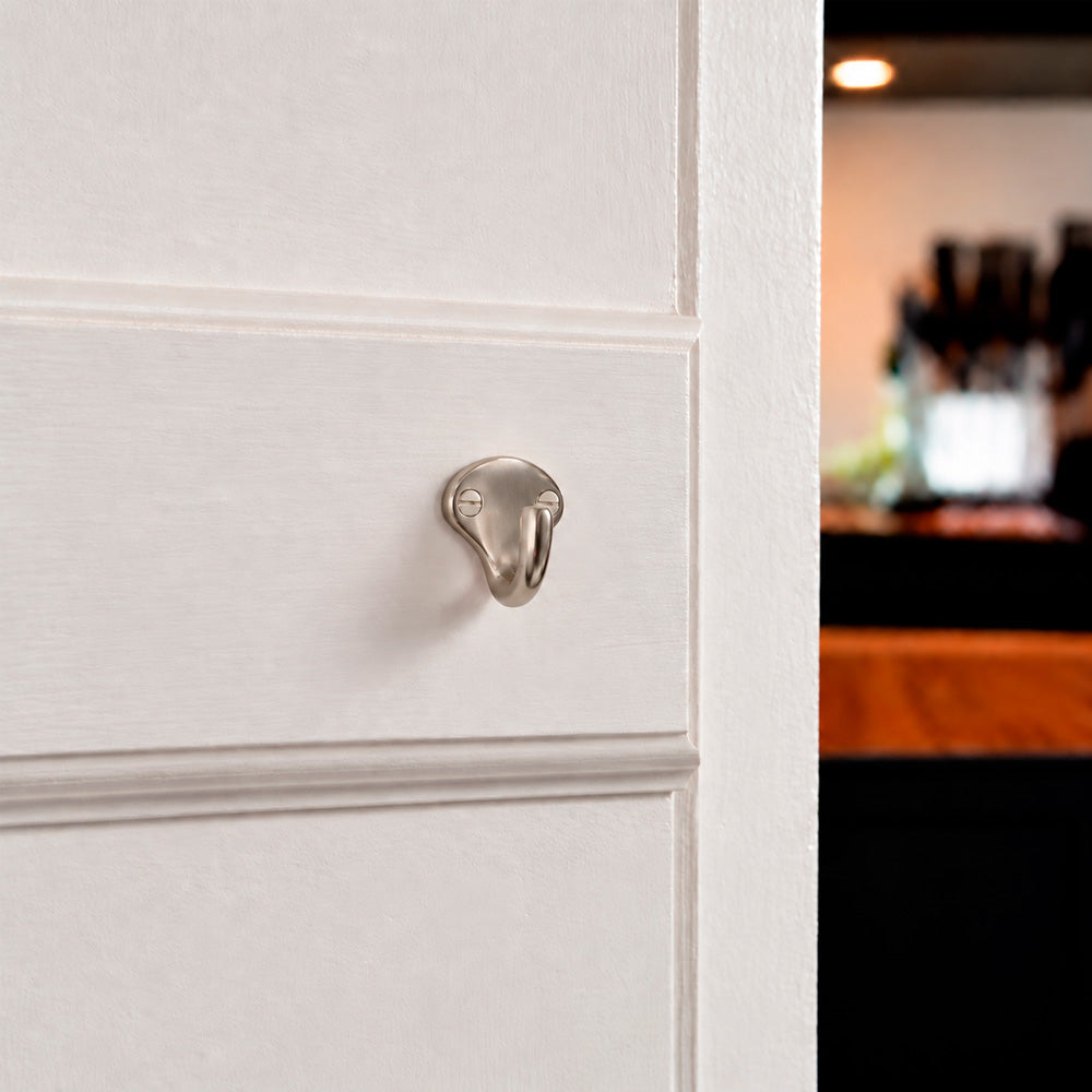 Horizontal oval hook 163