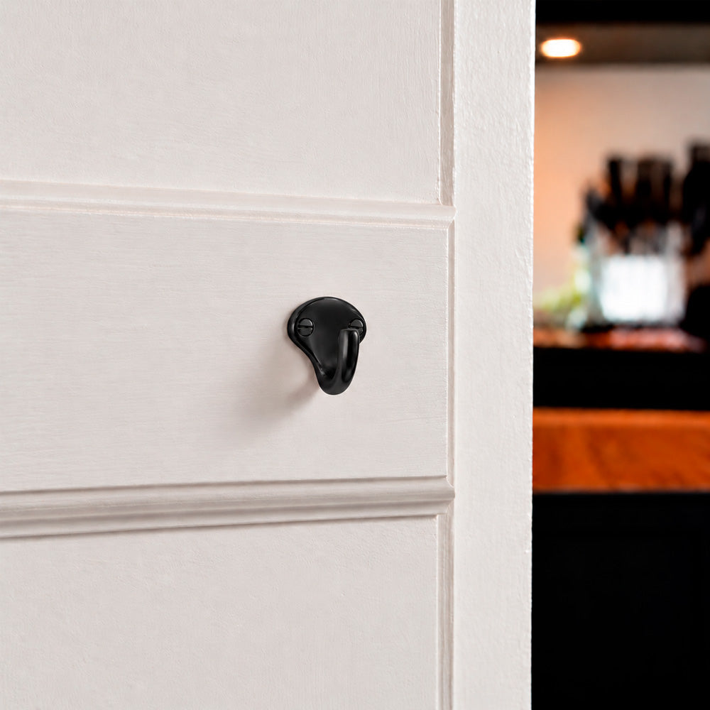 Horizontal oval hook 163