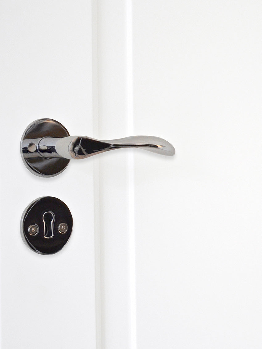 Bellevue door handle