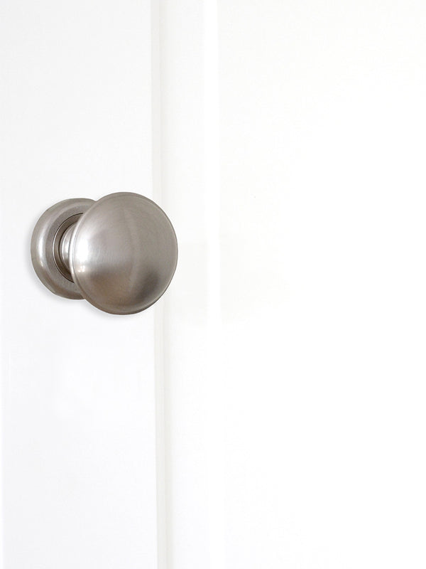 Flat round doorknob matt nickel