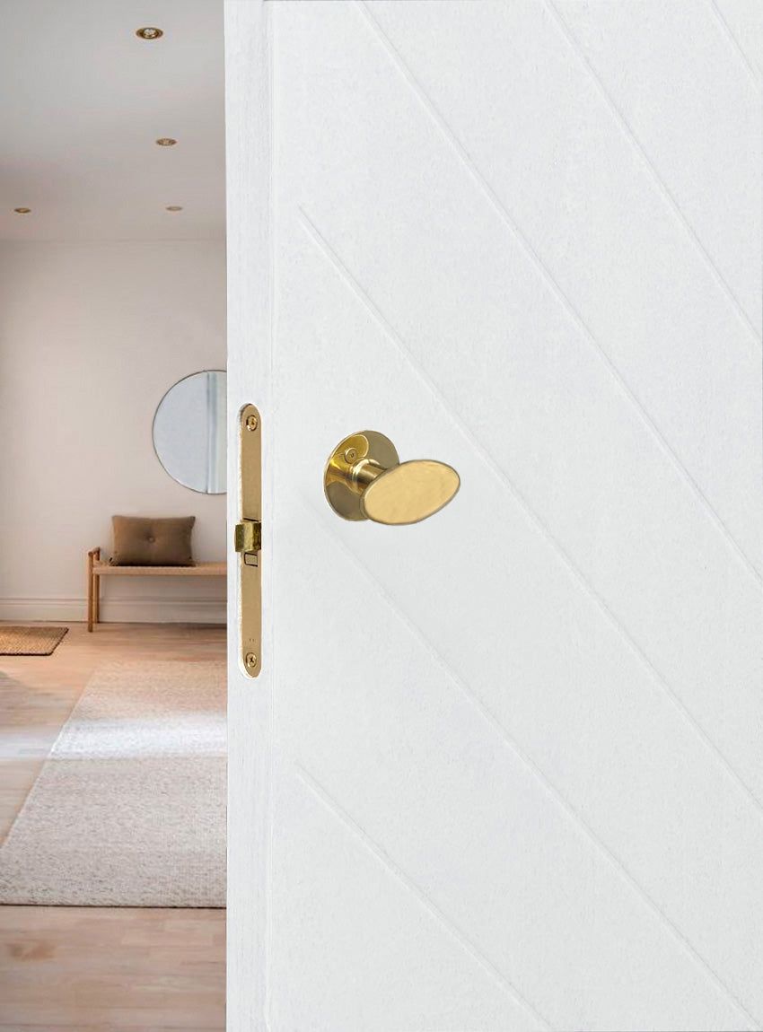 Doorknob almond shape Sletten polished brass