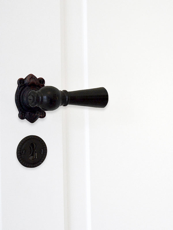 Østerbro door handle in black beech