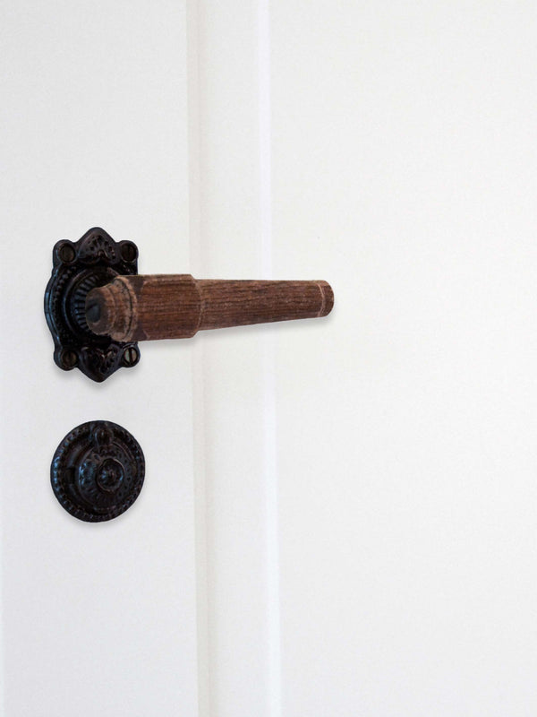 Swan mill door handle in smoked oak
